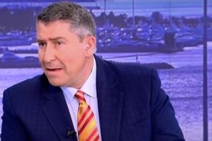 Ανδρέας Μικρούτσικος: "Είναι πολιτική ξεφτίλα να λέει ένας δημοσιογράφος ότι μία οικογένεια τρέφεται με 4 τοστ - Βλάχο, συνέχισε!" - εικόνα 3