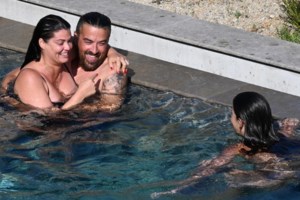 Οι γλυκές ευχές του Γιάννη Αϊβάζη στην Μαρία Κορινθίου για την γιορτή της