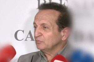 Σπύρος Μπιμπίλας: "Η μητέρα μου με πήγε σε έναν ψυχολόγο, που έλεγε ότι η ομοφυλοφιλία είναι αρρώστια και θεραπεύεται" - εικόνα 2