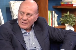 Πέθανε ο Μίμης Δομάζος