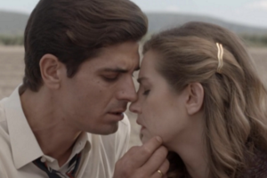 Δημήτρης Γκοτσόπουλος: "Με ενδιαφέρει πολύ ο σεβασμός απέναντι στα σύμβολα. Ο σταυρός, το εικόνισμα, το ράσο" - εικόνα 3