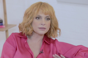 Ελεωνόρα Ζουγανέλη: "Δεν κατάλαβα ποτέ τα fake news περί εγκυμοσύνης. Μπορεί επειδή έχω λόρδωση και πετάγεται η κοιλιά μου"