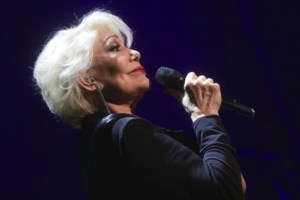 Σταματίνα Τσιμτσιλή: "Σε αυτήν την εκπομπή δεν θα δείτε τη Μαρινέλλα να πέφτει κάτω και να καταρρέει"