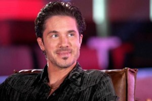 Aide-mémoire | Το τηλεοπτικό ρεσιτάλ του Γιάννη Μπέζου & η "επιστροφή" της Ιωάννας Μαλέσκου - εικόνα 4