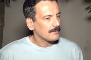 Ο Θάνος Κιούσης φωτογραφίζει την κούκλα σύζυγό του στην έξοδό τους - εικόνα 2