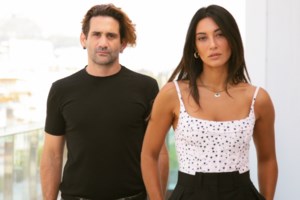 Ο Σταύρος Σβήγκος με τη νέα του σύντροφο στο θεάτρο - Είναι πρωταγωνίστρια πασίγνωστης σειράς! - εικόνα 2