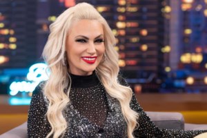 Συντετριμμένες η μητέρα και η αδελφή του Νίκου Φλωρινιώτη στο μνημόσυνο για τους τρεις μήνες από τον θάνατό του