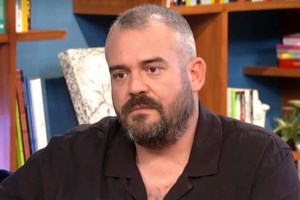 Η αναφορά του Πυγμαλίωνα Δαδακαρίδη στη μεταμόρφωσή του: "Μένω δύο ώρες ακίνητος, πρακτικά έχει μία δυσκολία" - εικόνα 2