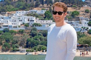 Ο Τζέιμς Καφετζής σε νέες περιπέτειες με την πρώην του Μαξίν στην Ρόδο