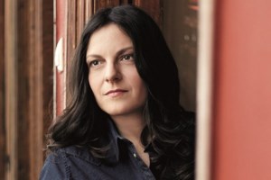 Ο Μιχάλης Χατζηγιάννης για τη μάχη της Ελεάννας Βραχάλη με τη Σκλήρυνση κατά Πλάκας