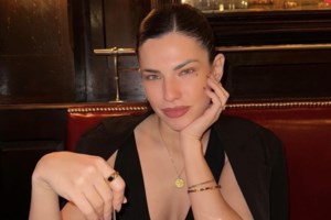 Η Ιωάννα Τούνη δημοσίευσε φωτογραφίες του γιου της από τις Σεϋχέλλες: "Καυτό τροπικό γκομενάκι 16 μηνών"