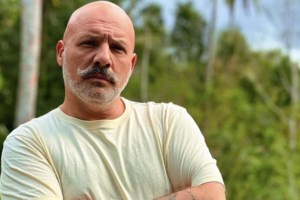 Ο Νίκος Μουτσινάς σε δημόσια εμφάνιση μετά από καιρό: "Είναι ωραίο αυτό; Είναι ωραίο;"