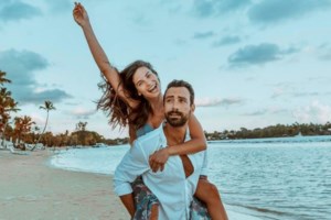 Επέτειος γάμου για τον Σάκη Τανιμανίδη και την Χριστίνα Μπόμπα! Η λαμπερή έξοδος του ζευγαριού