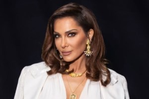 Aide-mémoire | Μίνι πρεμιέρα για τα 30 χρόνια Δέσποινα Βανδή & grande expose για τον Γιώργο Μαζωνάκη - εικόνα 3