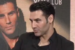 Η σπάνια δημόσια εμφάνιση του Πέτρου Ιακωβίδη με την σύντροφό του, Μαριτίνα Ανδριώτη