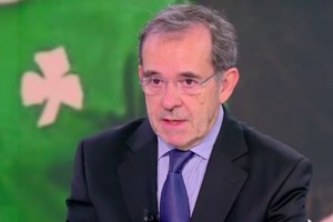 Σπάνια βραδινή έξοδος για τον Παύλο Τσίμα με τη σύζυγο του