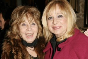 Ζωζώ Σαπουντζάκη: "Είδα τη Δέσποινα Στυλιανοπούλου τελευταία φορά σε μία κηδεία και ήρθε και με φίλησε" - εικόνα 2