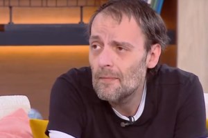 Ο Αύγουστος Κορτώ εύχεται στον σύζυγό του "Χρόνια Πολλά" με τον πιο ρομαντικό τρόπο