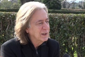 Κώστας Τουρνάς: "Μου έλεγαν να μη βγάλω το τραγούδι γιατί θα πούνε ότι είμαι ομοφυλόφιλος" - εικόνα 2