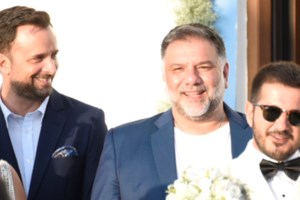 Ο Γιώργος Λιανός μαζί με τη νεογέννητη κόρη του στην Ελαφόνησο! Δείτε τις φωτογραφίες