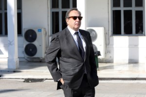 Δύσκολες ώρες για τον Μιθριδάτη - εικόνα 2