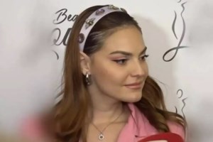 Βρισηίδα Ανδριώτου: "Γιατί να χαιρετήσω τη Μαρία Αντωνά; Ούτε την Ελένη Μενεγάκη θα χαιρετούσα έτσι"