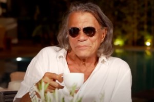 Όταν η Αλίκη Βουγιουκλάκη "έσωσε" τον Ηλία Ψινάκη κατά τη θητεία του στα ΟΥΚ - Η άγνωστη ιστορία