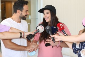 Η Χριστίνα Μπόμπα στην πρώτη της τηλεοπτική εμφάνιση μετά τον ερχομό των διδύμων