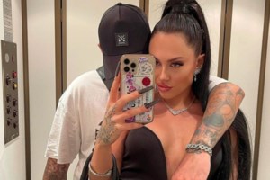 Η Έλενα Τσαγκρινού μας δείχνει την κοιλίτσα της, λίγο πριν γεννήσει: "Αν τα καταφέρω..."