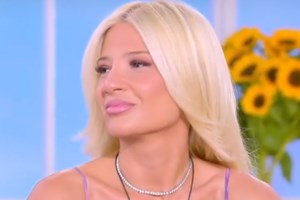 Συγκινημένη η Φαίη Σκορδά στο φινάλε του "Fay’s Time": "Εμείς όλο κάτι γίνεται και τα ξαναλέμε"