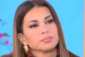 Ελένη Χατζίδου: "Δεν συμφωνώ καθόλου με αυτό που έκανε ο Μικρούτσικος - Προσέβαλε την Καινούργιου στον αέρα" - εικόνα 3