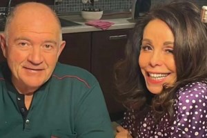 Συγκινεί η Βούλα Πατουλίδου: "Όπως κάθε χρόνο στις 6 Αυγούστου ξύπνησα ψάχνοντας το χέρι σου"