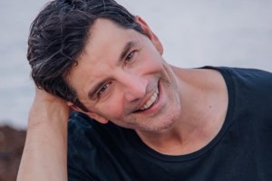 Διαψεύδει ο Σάκης Ρουβάς τα δημοσιεύματα για την νέα του εκπομπή; - "Κάτι άλλο μάλλον εννοείτε"