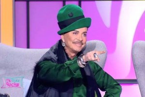 Το επίμαχο βίντεο που τρεις καλόγεροι ρωτούν τον Λάκη Γαβαλά "είστε άνδρας ή γυναίκα;" & η αντίδρασή του - εικόνα 3