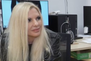 Αννίτα Πάνια: "Είμαστε τόσο αγαπημένοι με τον Καρβέλα και τη Βίσση - Φτάσαμε στο σημείο να μας φαίνεται το νορμάλ περίεργο" - εικόνα 2