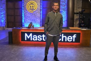 MasterChef | Ο Σωτήρης Κοντιζάς μάς δείχνει το γούρι του και σίγουρα δεν είναι κάτι που περιμένεις