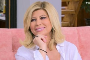 "Αλήθειες με την Ζήνα" | Κυκλοφόρησε το τρέιλερ της Ζήνας Κουτσελίνη