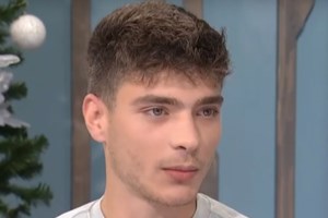 Ο Διονύσης Παπανδρέου απαντά στα δημοσιεύματα που τον ήθελαν ζευγάρι με την Ιφιγένεια Τζόλα