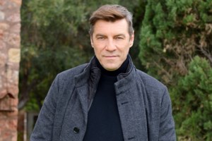 Δανάη Μπάρκα: "Ευγνωμονώ τους γονείς μου που αποφάσισαν να χωρίσουν"