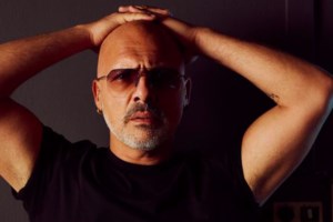 Ο Νίκος Μουτσινάς έκανε πρεμιέρα στον Alpha με επική ατάκα για την Αγγελική Νικολούλη - εικόνα 2