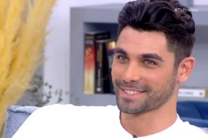 Ο Παναγιώτης Βασιλάκος απαντά για το μονόπετρο της Νικολέττας Τσομπανίδου: "Καλά κάνει το κοριτσάκι και το φοράει"