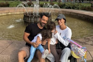 Συγκινεί η Χριστίνα Μπόμπα: "Όσο σας πάντρευα θυμόμουν όλα όσα έχουμε περάσει όλα αυτά τα χρόνια"