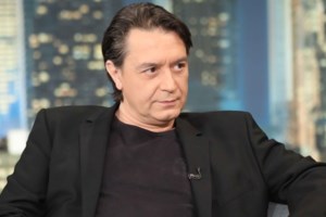 "Αυτός και ο άλλος": Ο Γιάννης Κότσιρας έρχεται με εξομολογητική διάθεση!