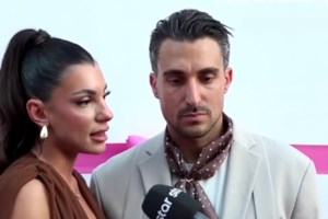 Παντρεύονται ο Σάκης Κατσούλης και η Μαριαλένα Ρουμελιώτη - Η εντυπωσιακή πρόταση γάμου στη Σκύρο