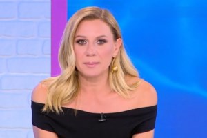 Η Κατερίνα Καραβάτου αποχαιρέτησε τη Μαρία Αντωνά - "Δεν μου αρέσει πολύ αυτό"