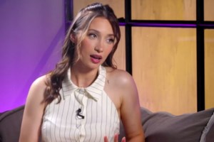 Ο Γιώργος Αγγελόπουλος επισκέφθηκε το σπίτι της μητέρας του στη Σκιάθο με τη Δήμητρα Βαμβακούση - εικόνα 2