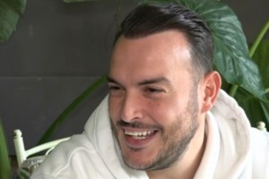 Η σύζυγος του Σάκη Αρσενίου ξεκαθαρίζει: "Μου αρέσει να τον φροντίζω"