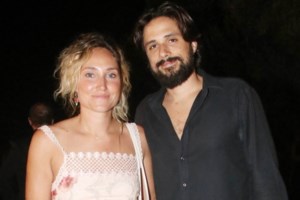 Ο Γιάννης Νιάρρος μιλά για τον γάμο του με τη Χαρά Μάτα Γιαννάτου