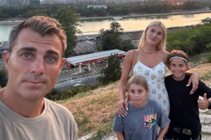 Στέλιος Χανταμπάκης & Όλγα Πηλιάκη κλειδώθηκαν έξω από το νέο τους σπίτι στη Μαδρίτη: "Να δω πως θα συννενοηθώ"