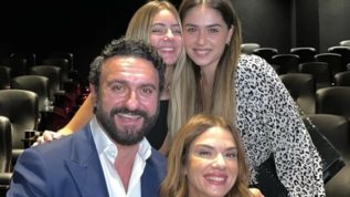 Το Σοι Σου | Βασω Λασκαρακη και Μελετης Ηλιας backstage μαζι με τις κορες τους